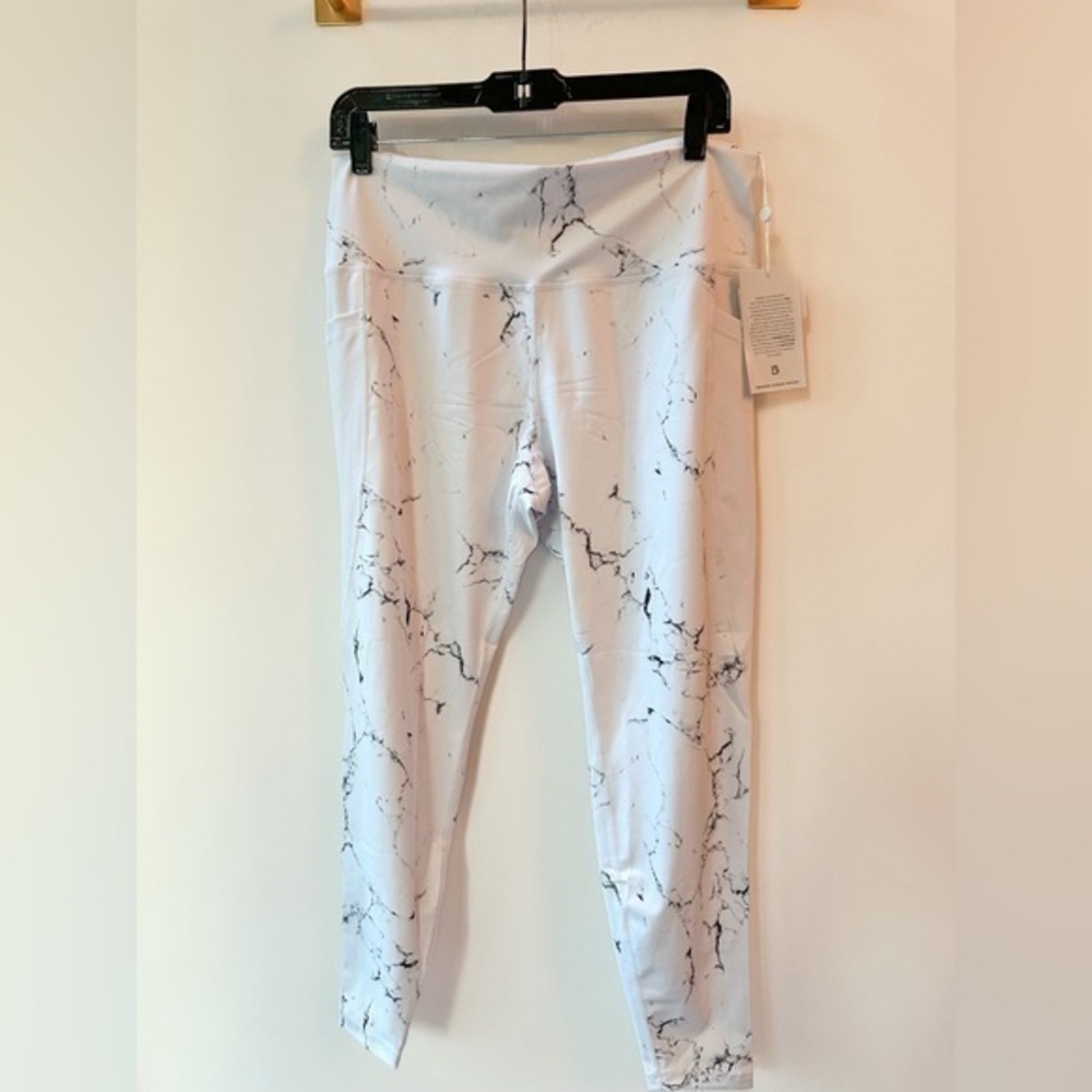 💕NWT BUFFBUNNY Elysium White Marble Leggings